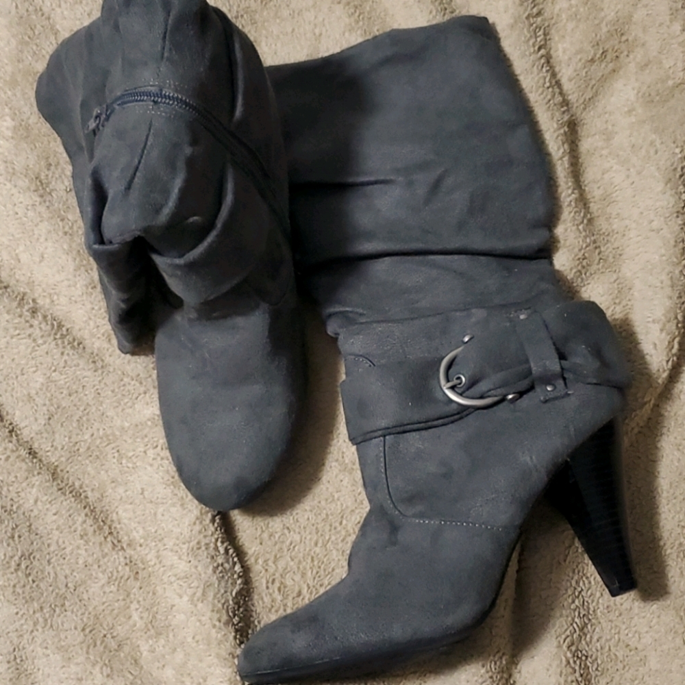 Buckle boots
